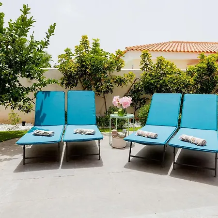 With A Private Swimming Pool * Кальяо-Сальвахе