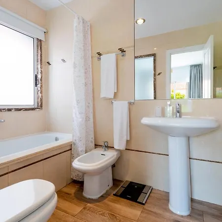 With A Private Swimming Pool Дом отдыха Кальяо-Сальвахе