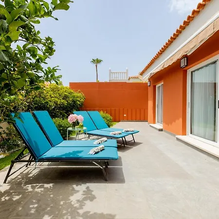 With A Private Swimming Pool * Кальяо-Сальвахе