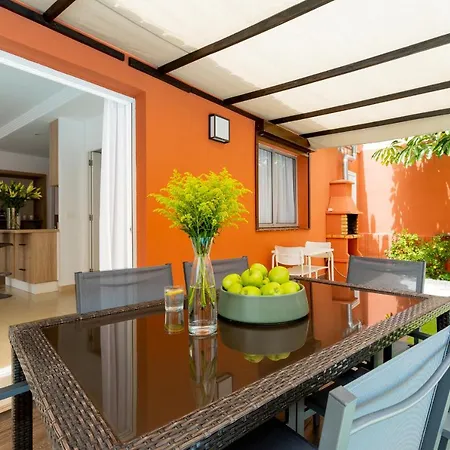 With A Private Swimming Pool * Кальяо-Сальвахе